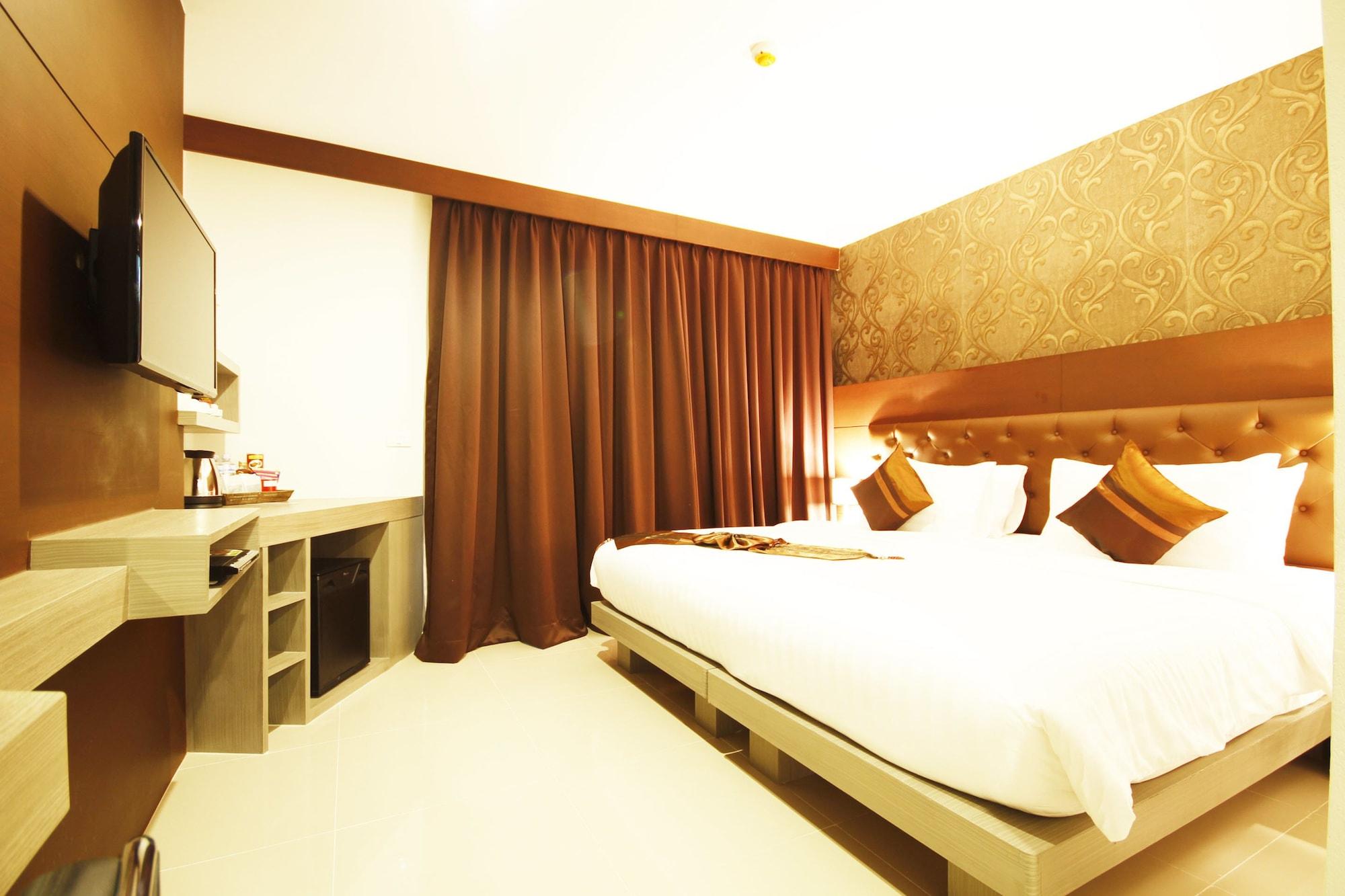 Hemingways Silk Hotel Patong Zewnętrze zdjęcie