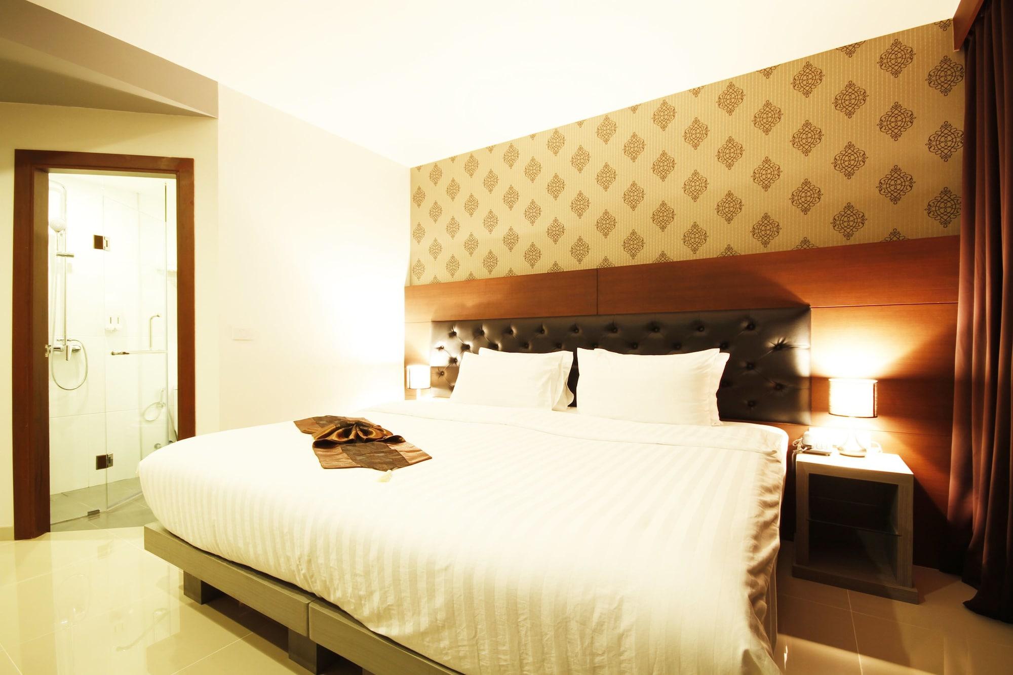 Hemingways Silk Hotel Patong Zewnętrze zdjęcie