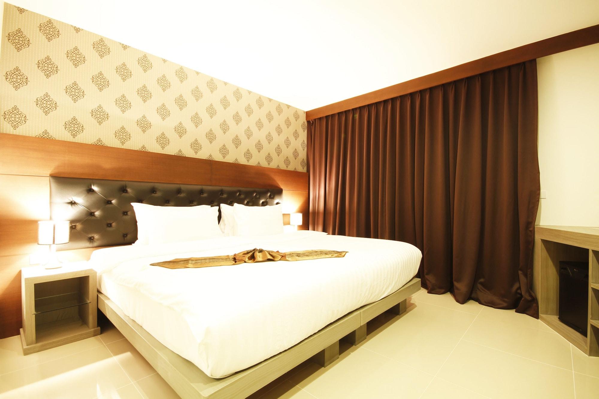 Hemingways Silk Hotel Patong Zewnętrze zdjęcie