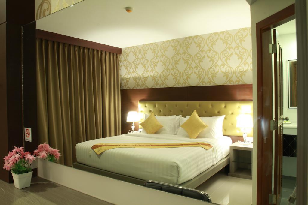 Hemingways Silk Hotel Patong Zewnętrze zdjęcie