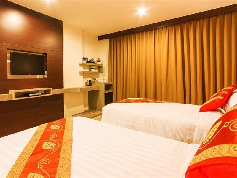 Hemingways Silk Hotel Patong Zewnętrze zdjęcie