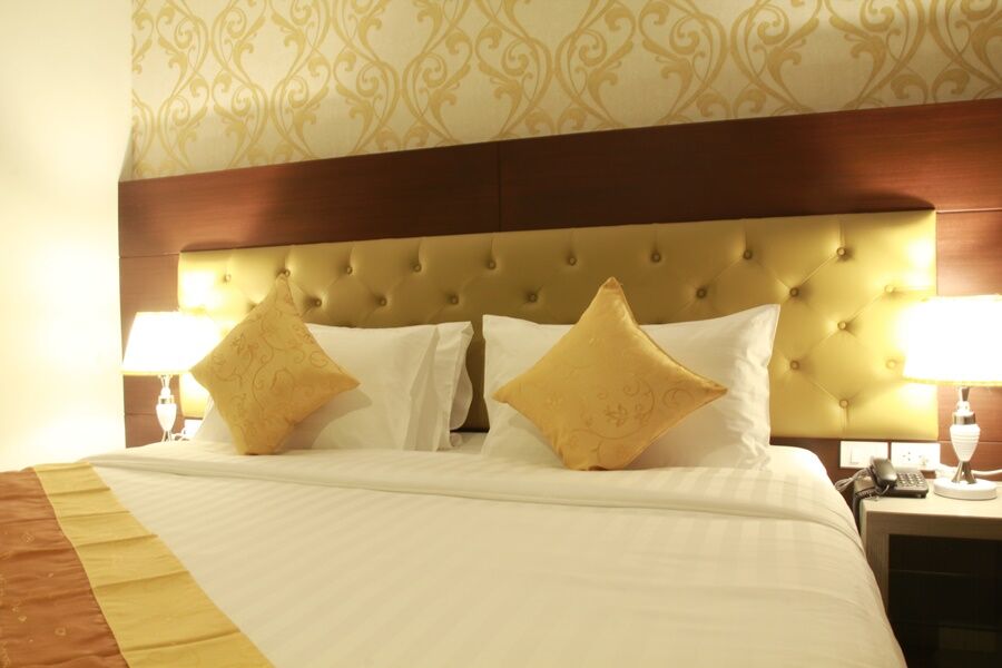 Hemingways Silk Hotel Patong Zewnętrze zdjęcie