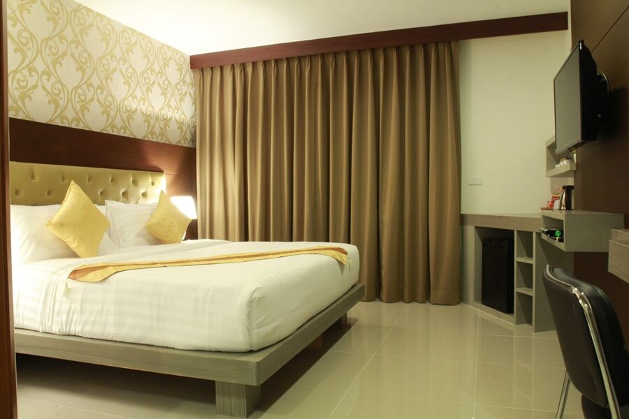 Hemingways Silk Hotel Patong Zewnętrze zdjęcie