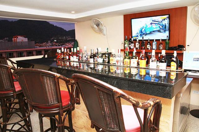 Hemingways Silk Hotel Patong Zewnętrze zdjęcie